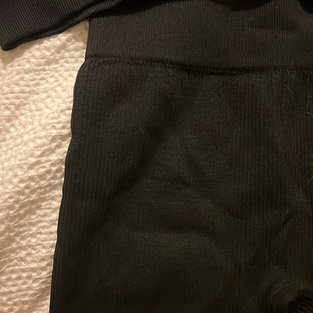 Black Ribbed Seamless Workout Set - image 2